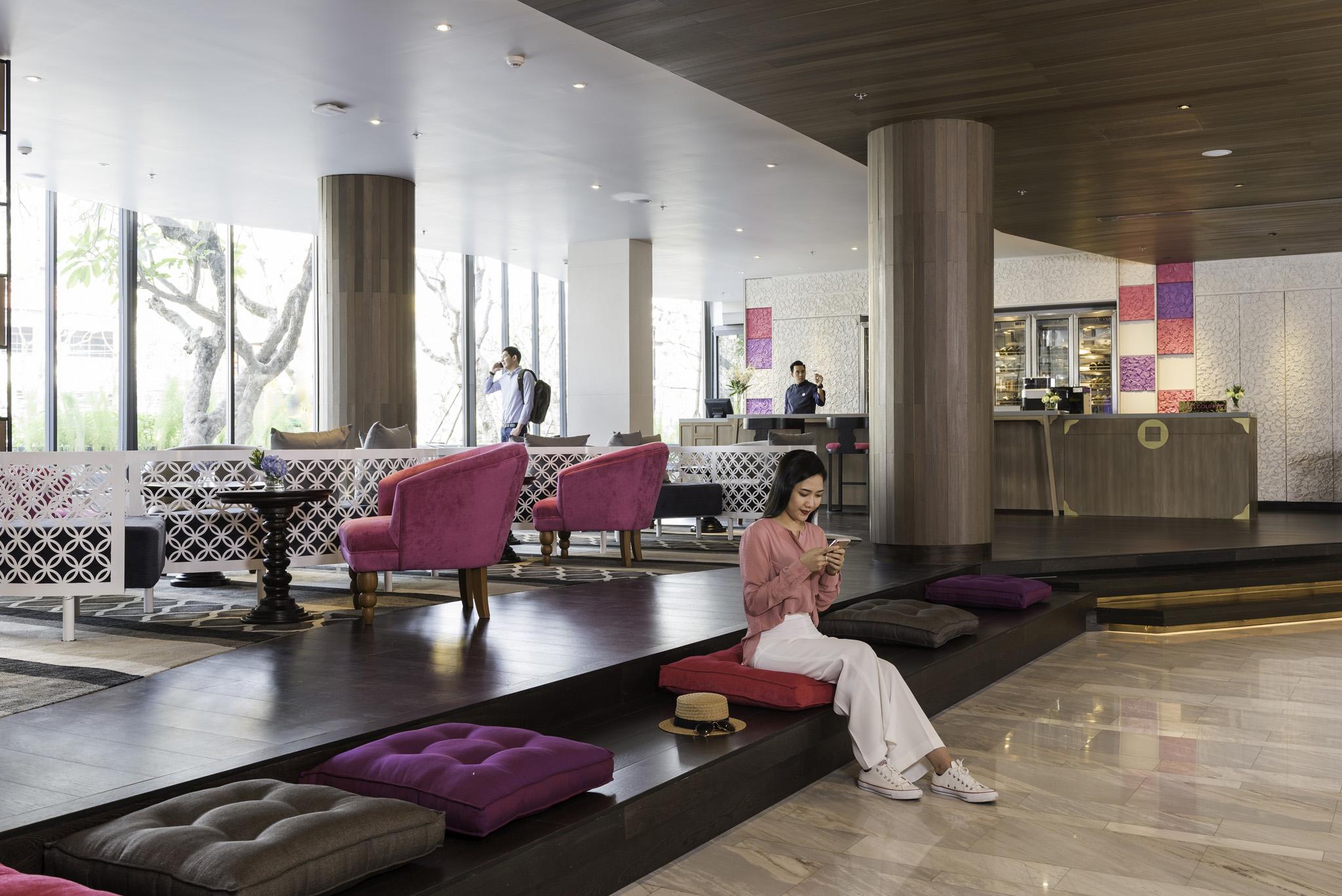 Hotel U Nimman Chiang Mai Zewnętrze zdjęcie The lobby of the hotel